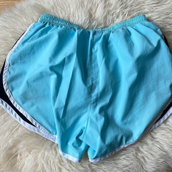 Nike tempo fitdry shorts - Picture 4 of 5